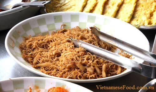 Step 4 shredded_pork_and_skin_with_bread