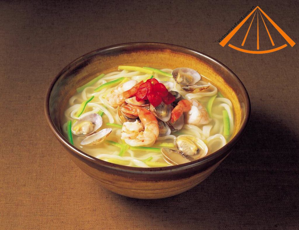Vietnamese Seafood Pho recipe (Pho Hai San) - EZ Vietnamese Cuisine