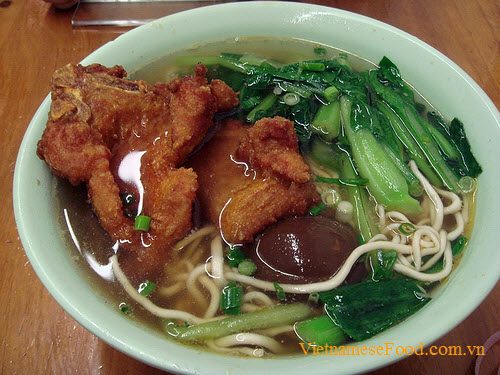 pork-chop-egg-noodle-soup-mi-suon-heo