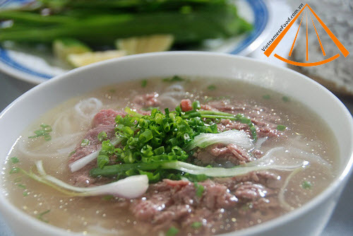 ezvietnamesecuisine.com/vietnamese-beef-pho-recipe
