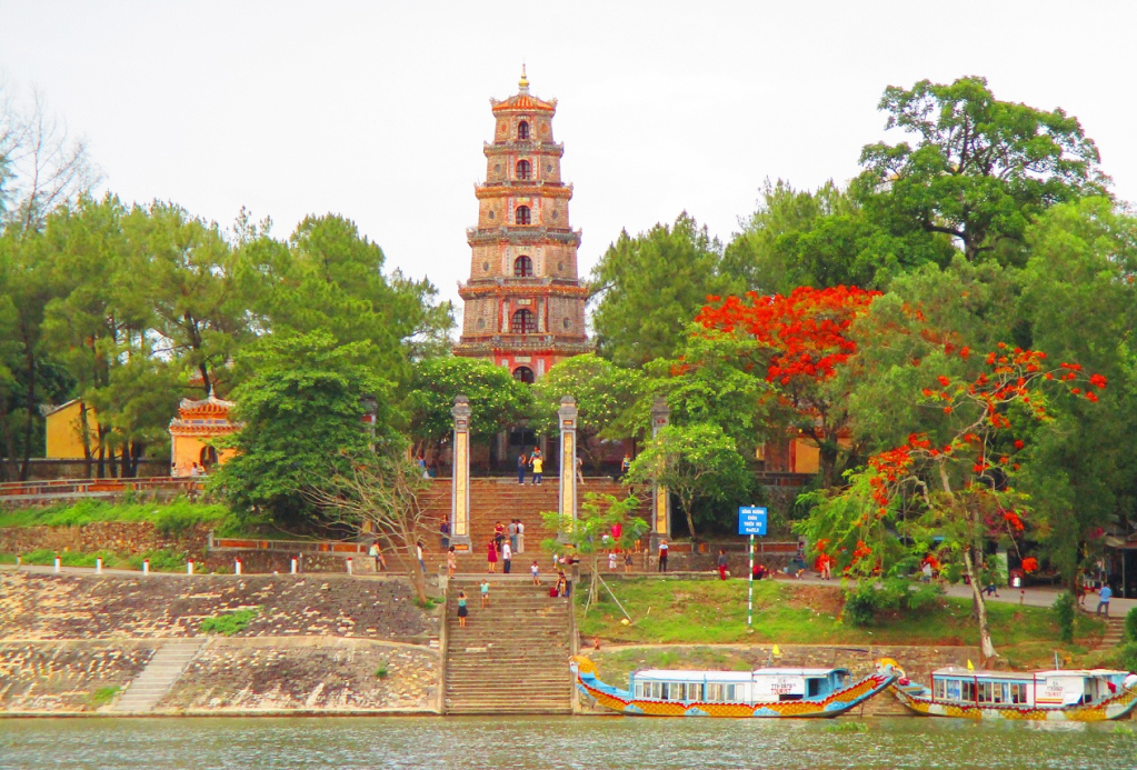 Thien Mu Pagoda - Hue - Vietnam