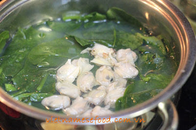 Asian Spinach Soup with Hard Clams Recipe (Canh Mồng Tơi với Nghêu)