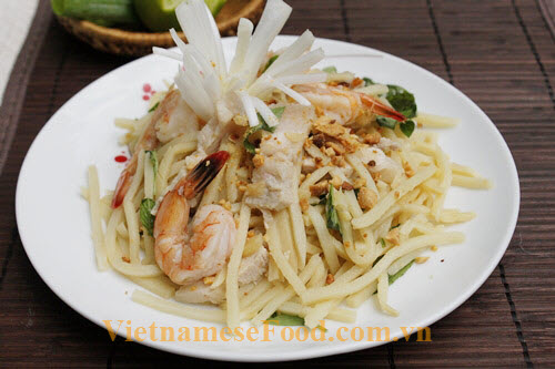 ezvietnamesecuisine.com/bamboo-shoot-salad-with-shrimps-and-pork-recipe-goi-mang-tuoi