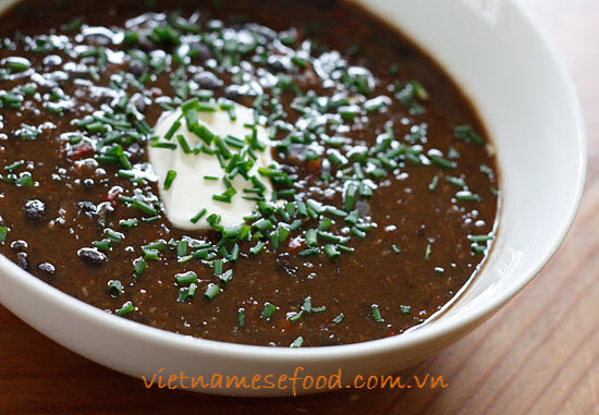 black-bean-soup-sup-dau-den