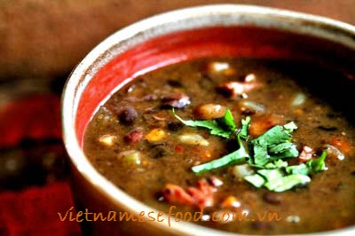 black-bean-soup-sup-dau-den