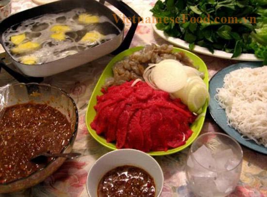 ezvietnamesecuisine.com/beef-hotpot-street-food