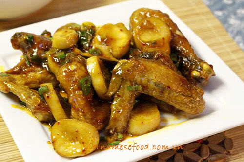 braised-chicken-wings-with-king-oyster-muhsrooms-recipe-canh-ga-kho-nam