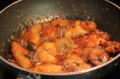 Braised Chicken Wings with Red Vinegar Recipe (Cánh Gà Rim Giấm Đỏ)