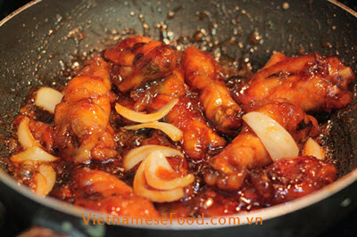 Braised Chicken Wings with Red Vinegar Recipe (Cánh Gà Rim Giấm Đỏ)