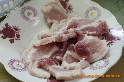 braised-pork-meat-with-white-radish-recipe-thit-heo-kho-cu-cai-trang
