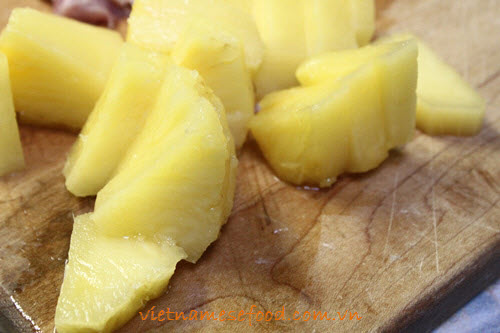 Braised Pork with Pineapple Recipe (Thịt Heo Kho Dứa)