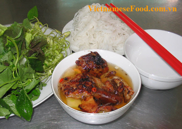 Grilled Pork with Rice Vermicelli (Bún Chả)