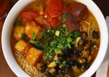 snail-noodle-soup-bun-oc