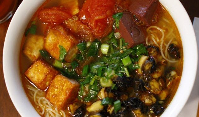 snail-noodle-soup-bun-oc