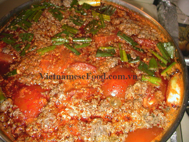ezvietnamesecuisine.com/paddy-crab-paste-vermicelli-soup-recipe-bun-rieu-cua