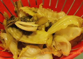 pickled-vegetables-soup-with-beef-recipe-canh-dua-cai-chua-va-thit-bo