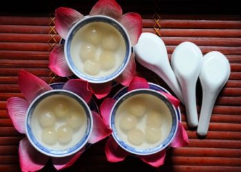 green-tea-with-longan-and-lotus-seed-tra-xanh-hat-sen-voi-nhan
