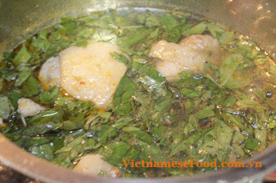 chicken-soup-with-basil-leaves-ga-nau-hung-que
