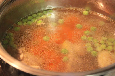 chicken-soup-with-tofu-and-vegetables-recipe-canh-ga-dau-hu-voi-rau-cu