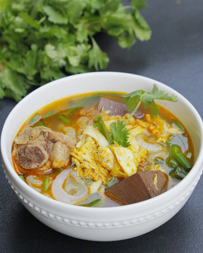Clear Rice Spaghetti Soup with Crab Recipe (Bánh Canh Cua)