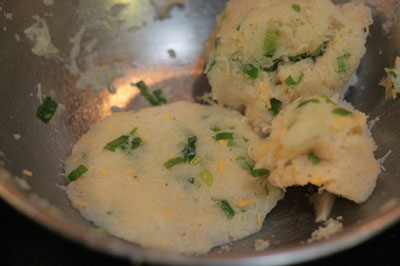 Deep Fried Potato Cakes Recipe (Bánh Khoai Tây Chiên Giòn)