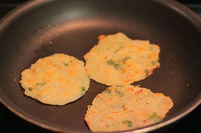 Deep Fried Potato Cakes Recipe (Bánh Khoai Tây Chiên Giòn)