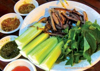 dried-beef-in-one-sun-at-son-hoa-plateau-bo-mot-nang