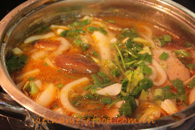 duck-meat-with-tapioca-noodle-soup-recipe-banh-canh-vit