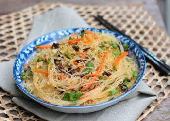 Fried Cassava Vermicelli with Grinded Pork Recipe (Miến Xào Thịt Băm)