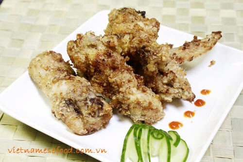 Fried Chicken Wings with Garlic Recipe (Cánh Gà Chiên Tỏi)
