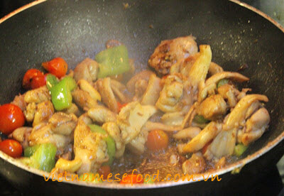 fried-chicken-with-vegetables-recipe-ga-xao-thap-cam