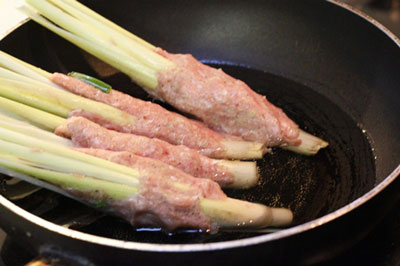 fried-pork-meat-with-lemongrass-rolls-recipe-heo-chien-boc-xa