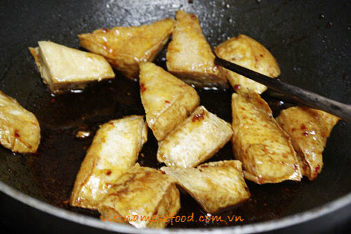 Fried Tofu with Sweet and Sour Sauce Recipe (Đậu Hũ Sốt Chua Ngọt)