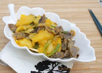 fried-chicken-gizzard-with-pineapple-recipe-me-ga-xao-dua
