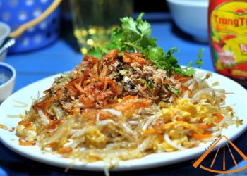 ezvietnamesecuisine.com/fried-vermicelli-with-meat-crab-and-egg