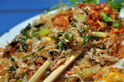 ezvietnamesecuisine.com/fried-vermicelli-with-meat-crab-and-egg