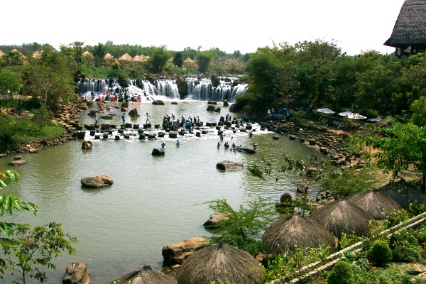 giang-dien-waterfall-eco-resort