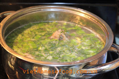 Gingko and Taro Soup with Beef Tail Recipe (Canh Bạch Quả và Khoai Sọ với Đuôi Bò)