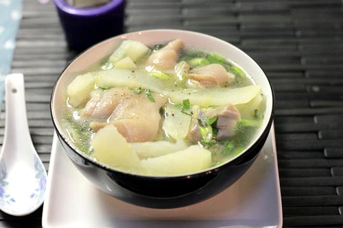 Green Papaya Soup with Pork Bone Recipes (Móng Giò Hầm Đu Đủ Xanh)