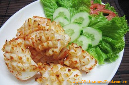 ezvietnamesecuisine.com/grilled-squids-with-chili-powder