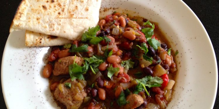 stewed-chili-pork-thit-heo-ham-ot