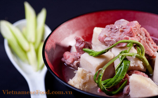 taro-soup-with0baby-pork-back-rib-canh-khoai-so-suon-non