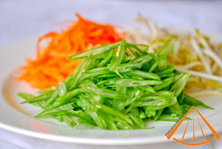 ezvietnamesecuisine.com/fried-vegetarian-rice-vermicelli