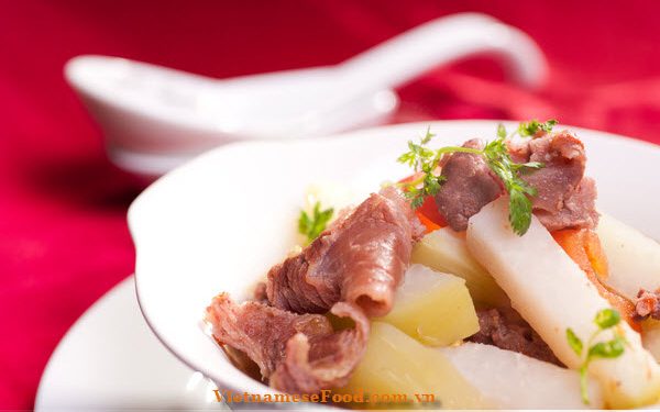kohlrabi-with-thigh-beef-soup-recipe-canh-su-hao-nau-bap-bo