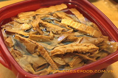 cassava-vermicelli-with-chicken-and-bamboo-shoot-mien-mang-ga