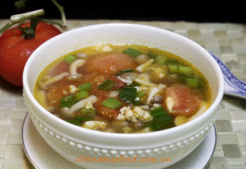 Mushrooms with Grinded Pork and Tomato Soup (Canh Nấm Thịt Nạc và Cà Chua)