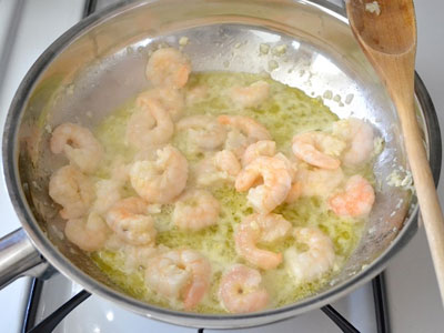 Pasta with Prawn in Sweet and Sour Sauce (Mì Ống Sốt Tôm Chua Ngọt)