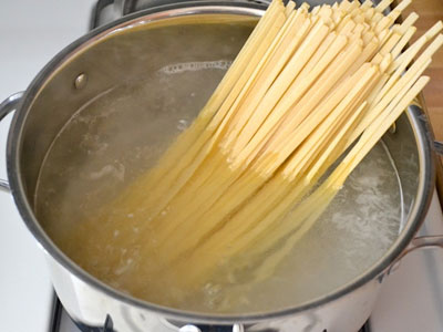 Pasta with Prawn in Sweet and Sour Sauce (Mì Ống Sốt Tôm Chua Ngọt)