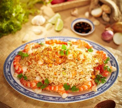 vietnamese-fried-rice-with-prawn-com-chien-tom
