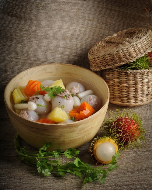 ezvietnamesecuisine.com/stuffing-rambutan-with-grinded-meat-soup-recipe